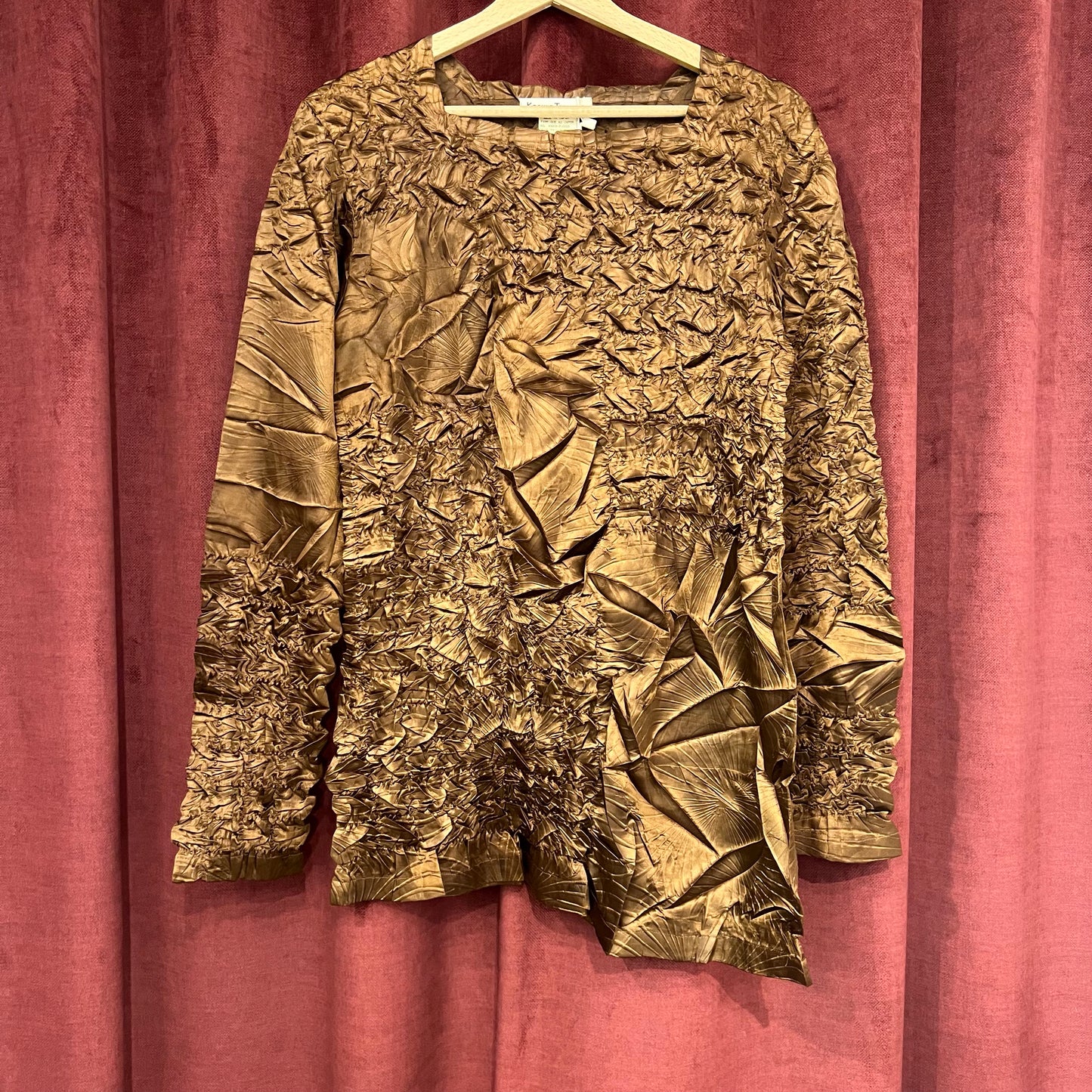 Kosuke Tsumura wrinkled top
