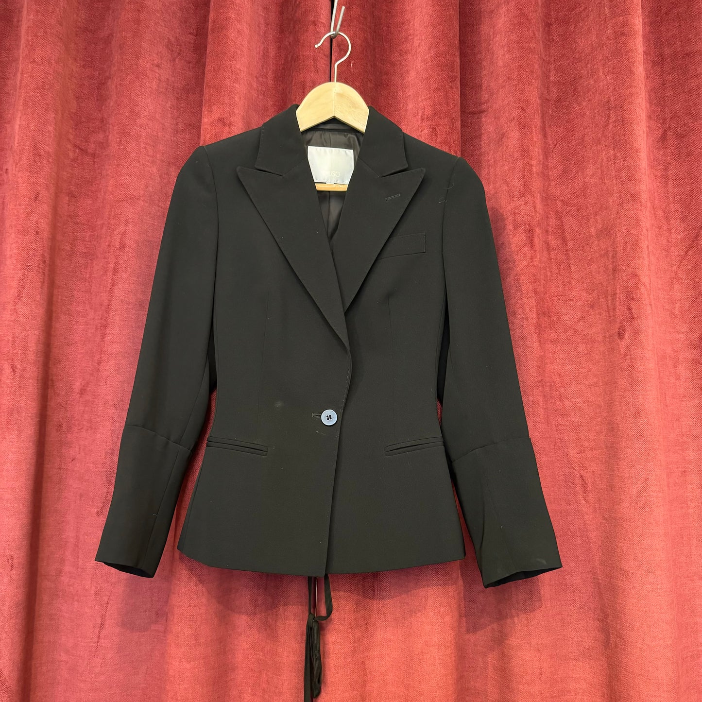 Kyuso open back blazer